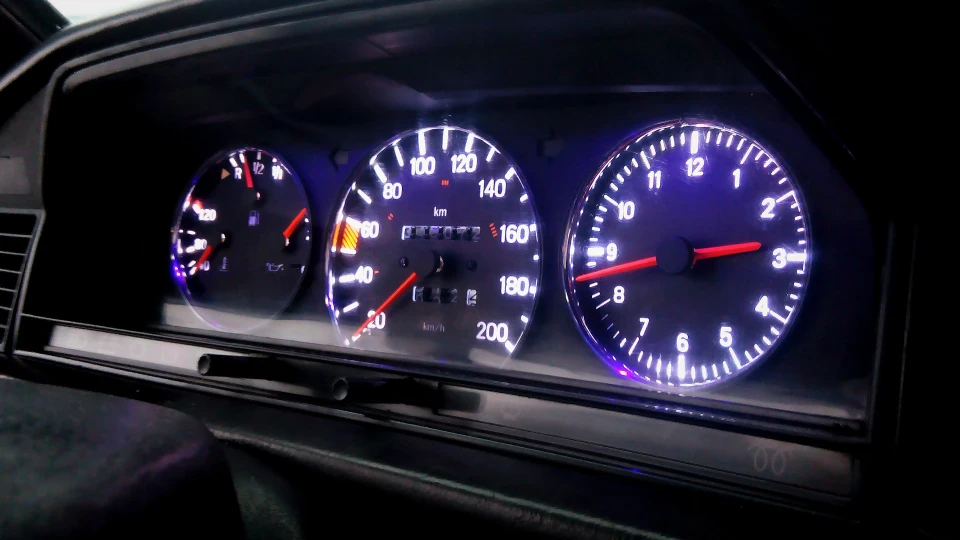 Mercedes-Benz 190 (W201) #пломбір 3