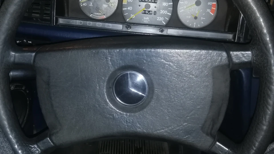 Mercedes-Benz 190 (W201) Жіночий будівельник) 5