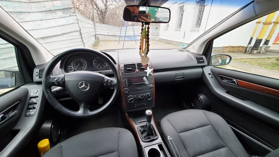 Mercedes-Benz A-Class 4