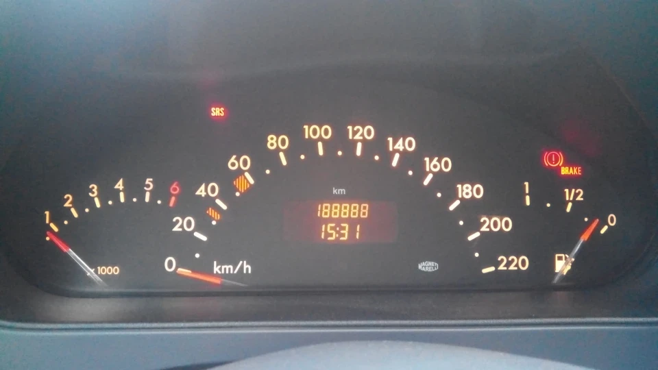 Mercedes-Benz A-Class Навчальний коробочок 2