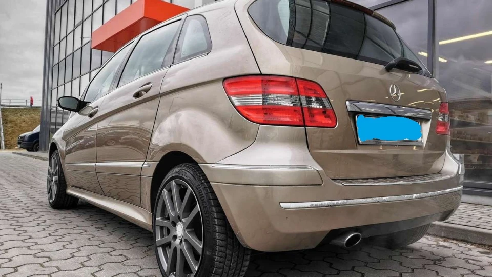 Mercedes-Benz B-Class 2