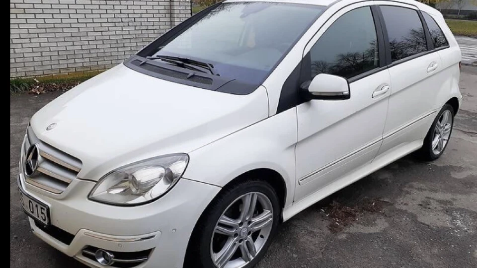 Mercedes-Benz B-Class 2