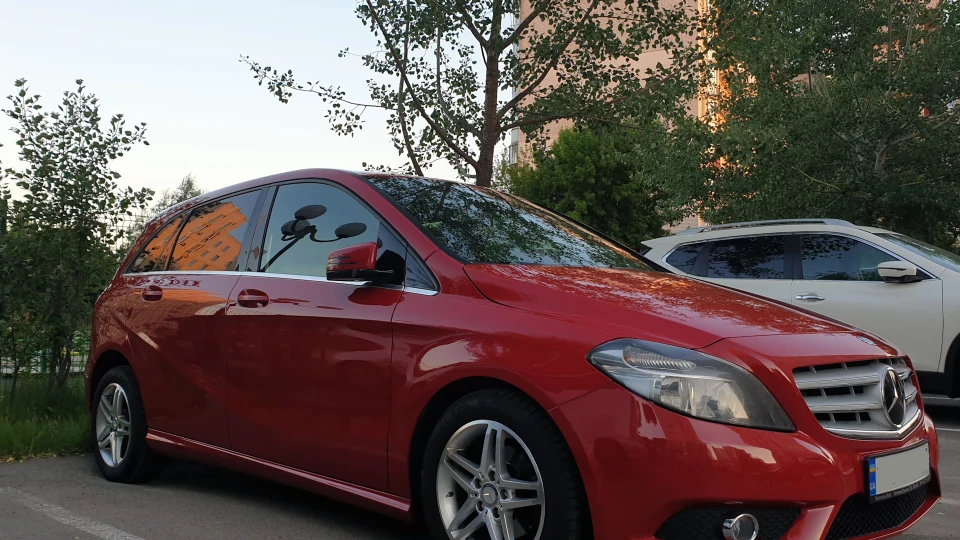 Mercedes-Benz B-Class B180 2