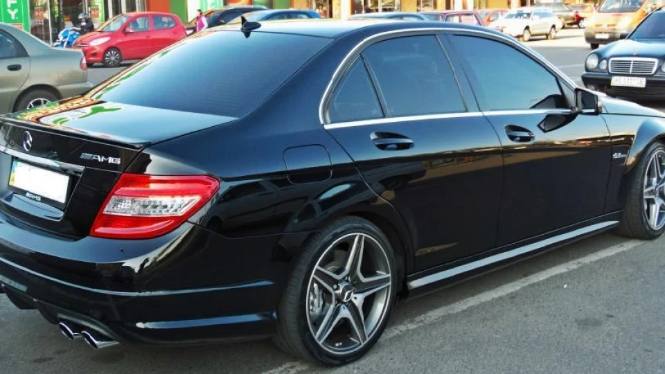 Mercedes-Benz C 63 AMG 4