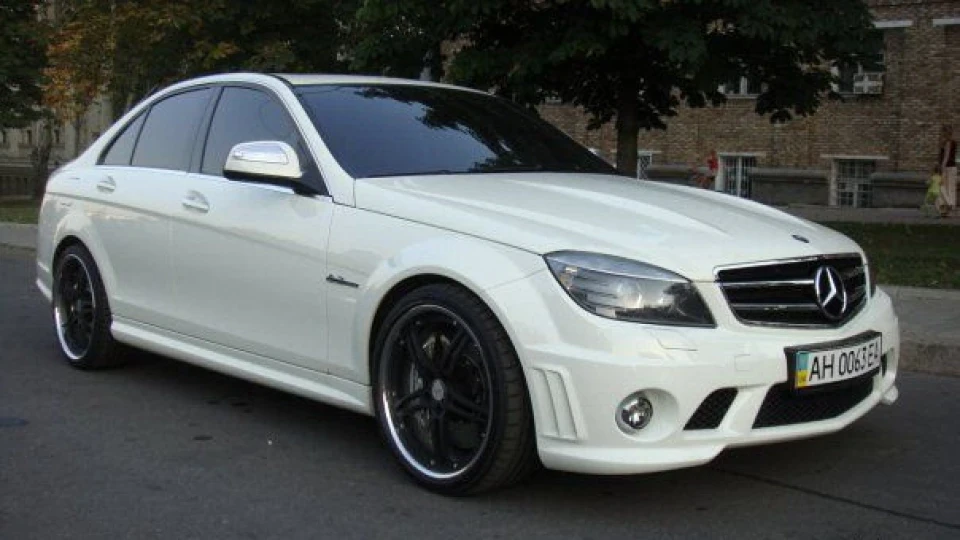Mercedes-Benz C 63 AMG 4