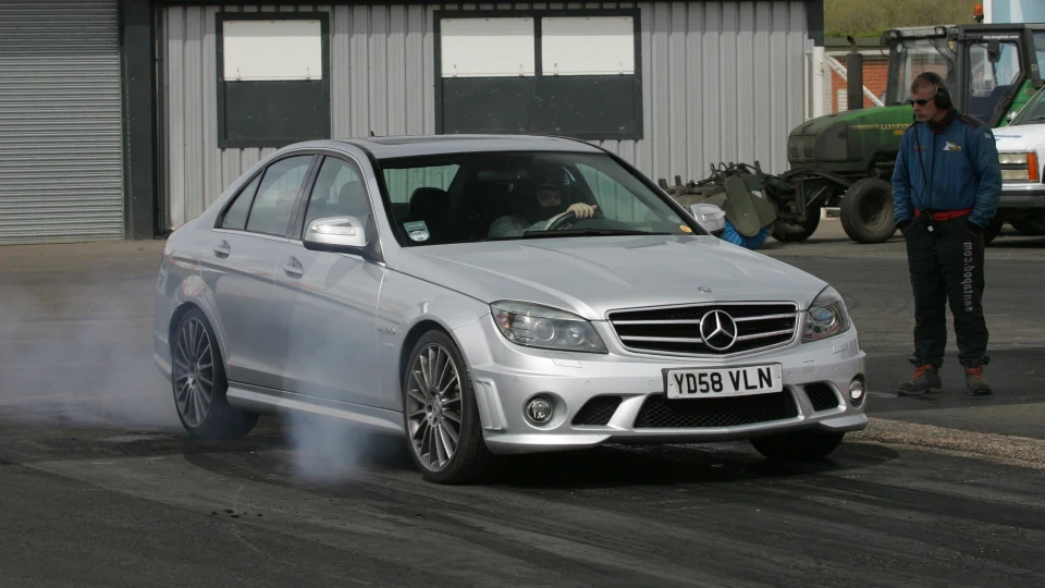 Mercedes-Benz C 63 AMG 700hp? O_o 2