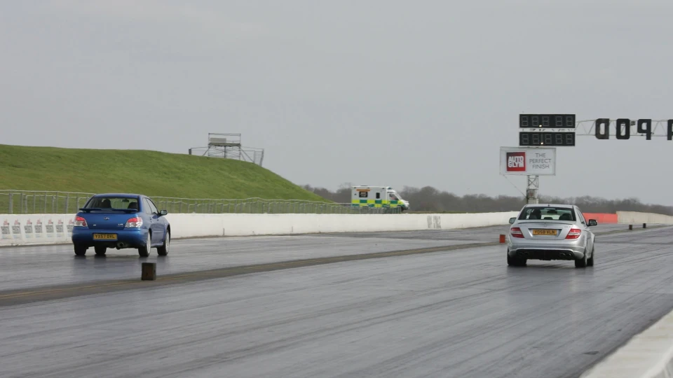 Mercedes-Benz C 63 AMG 700hp? O_o 5