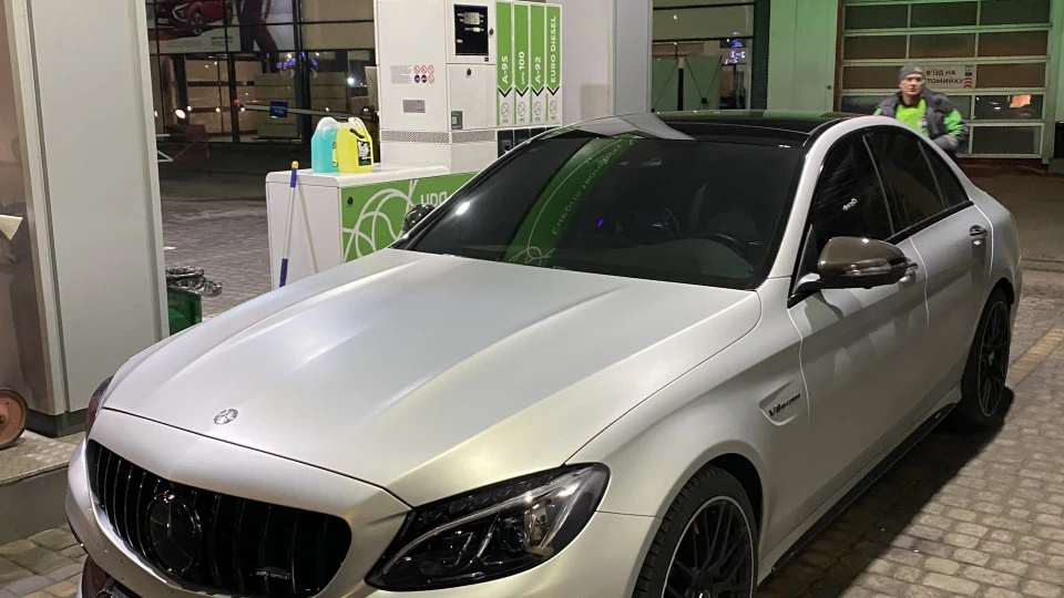 Mercedes-Benz C 63 AMG Сірий мат 3