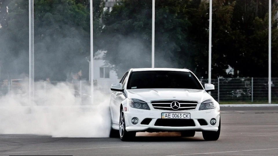 Mercedes-Benz C 63 AMG White Bullit 3