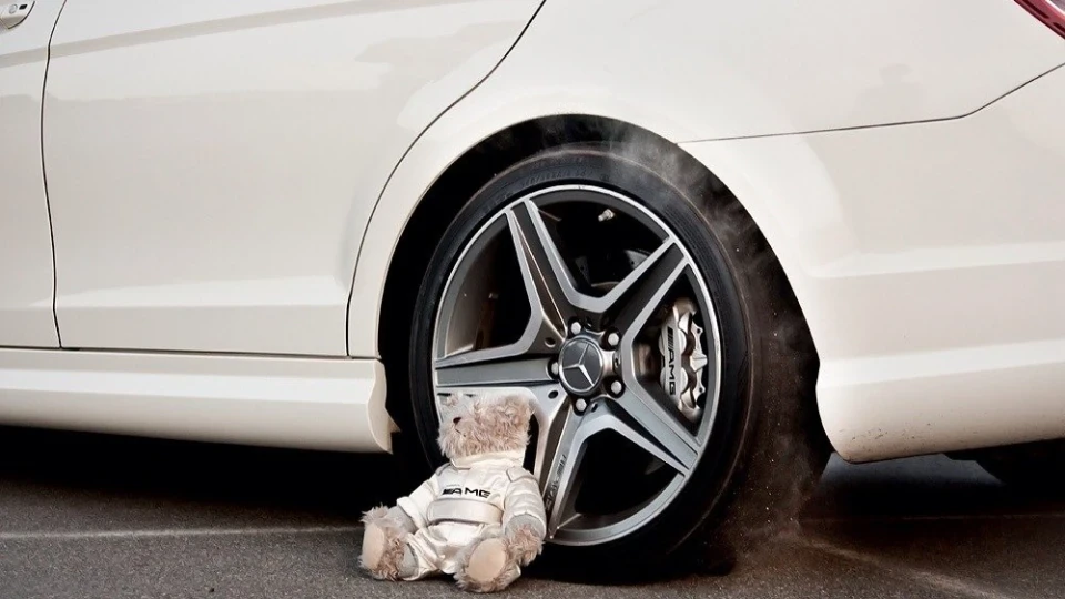 Mercedes-Benz C 63 AMG White Bullit 4