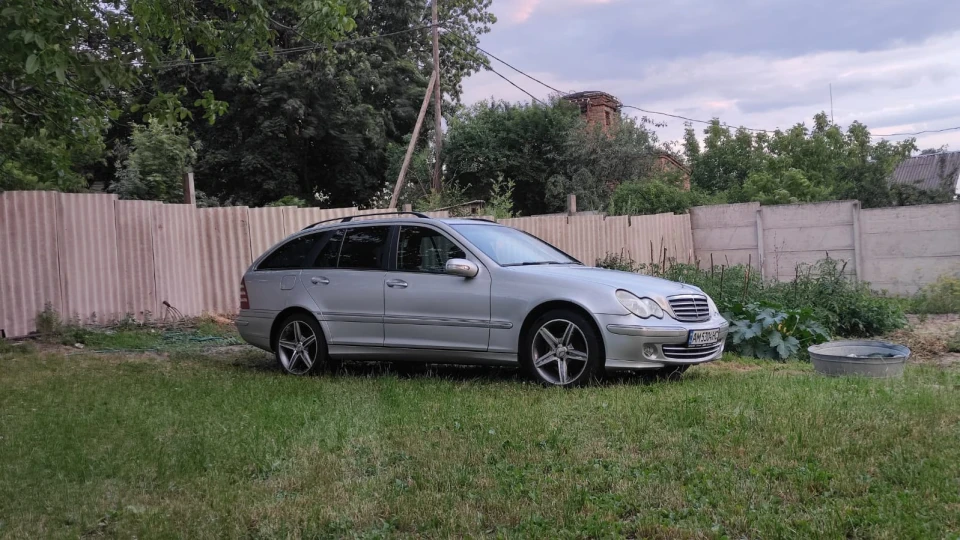 Mercedes-Benz C-Class Estate 2