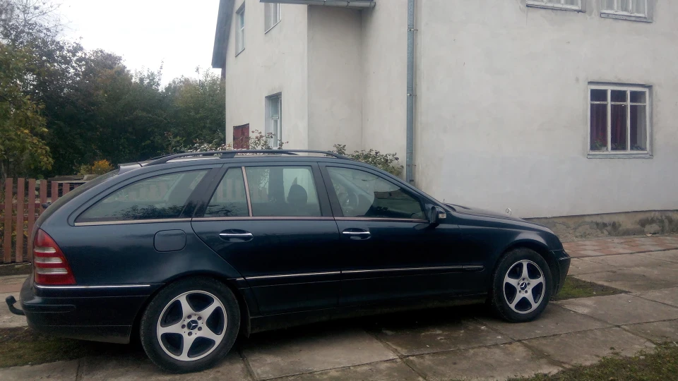 Mercedes-Benz C-Class Estate 2.2 Elegantний сарай 3