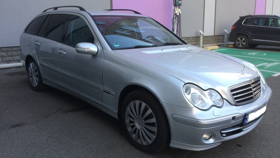 Mercedes-Benz C-Class Estate C200CDI T Avantgarde 2