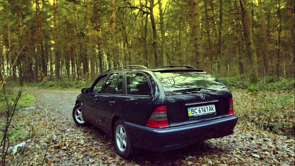 Mercedes-Benz C-Class Estate T-Limousine S202 4