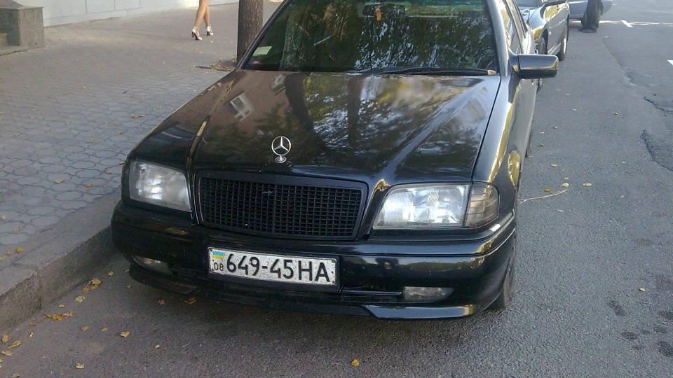 Mercedes-Benz C-Class 2