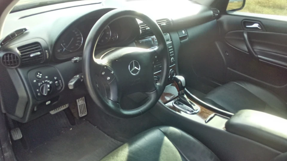 Mercedes-Benz C-Class 2