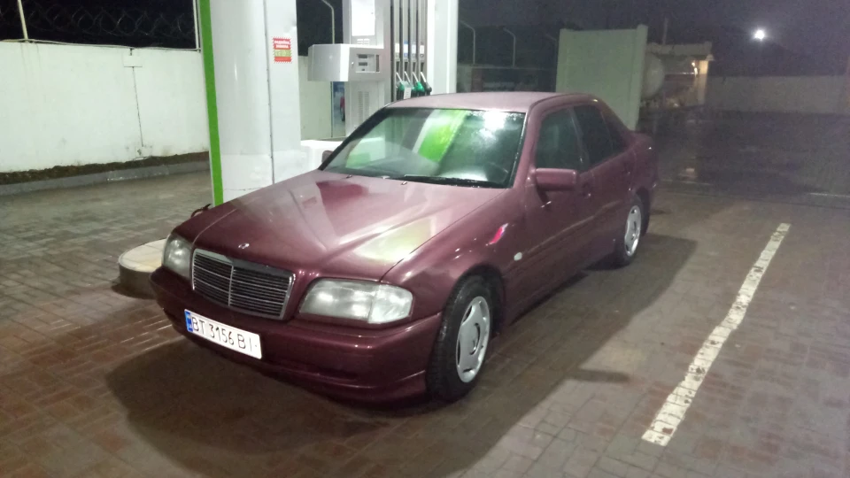 Mercedes-Benz C-Class 2