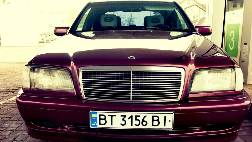 Mercedes-Benz C-Class 3