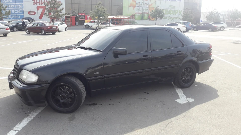 Mercedes-Benz C-Class 4