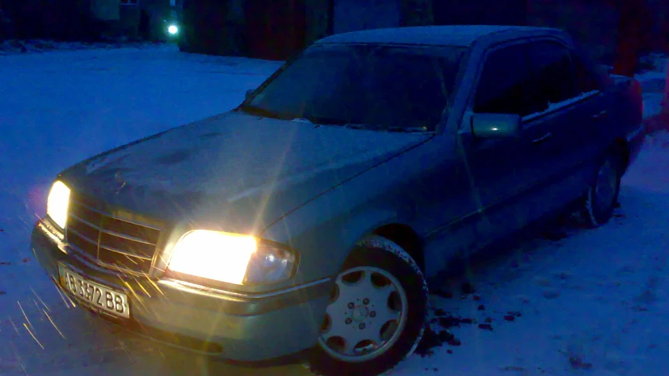 Mercedes-Benz C-Class 4