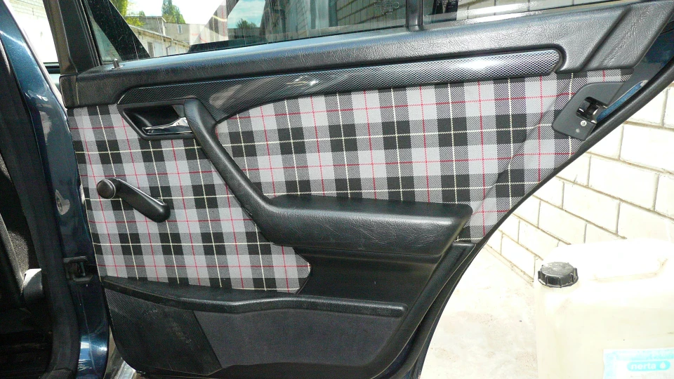 Mercedes-Benz C-Class 4