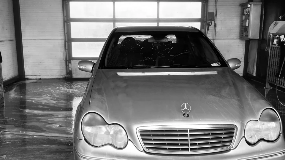 Mercedes-Benz C-Class 2