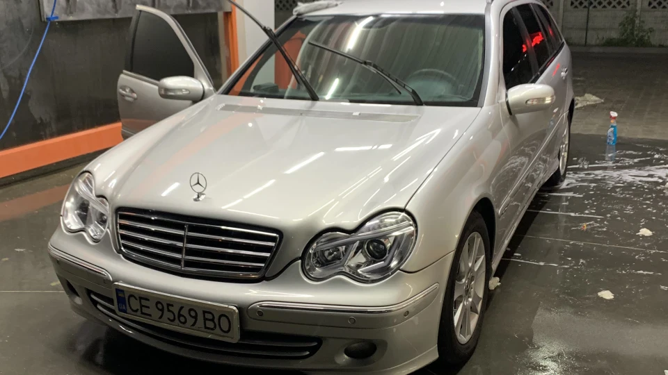 Mercedes-Benz C-Class 5