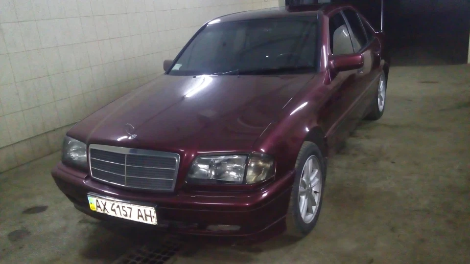 Mercedes-Benz C-Class 2