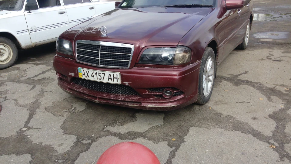 Mercedes-Benz C-Class 4