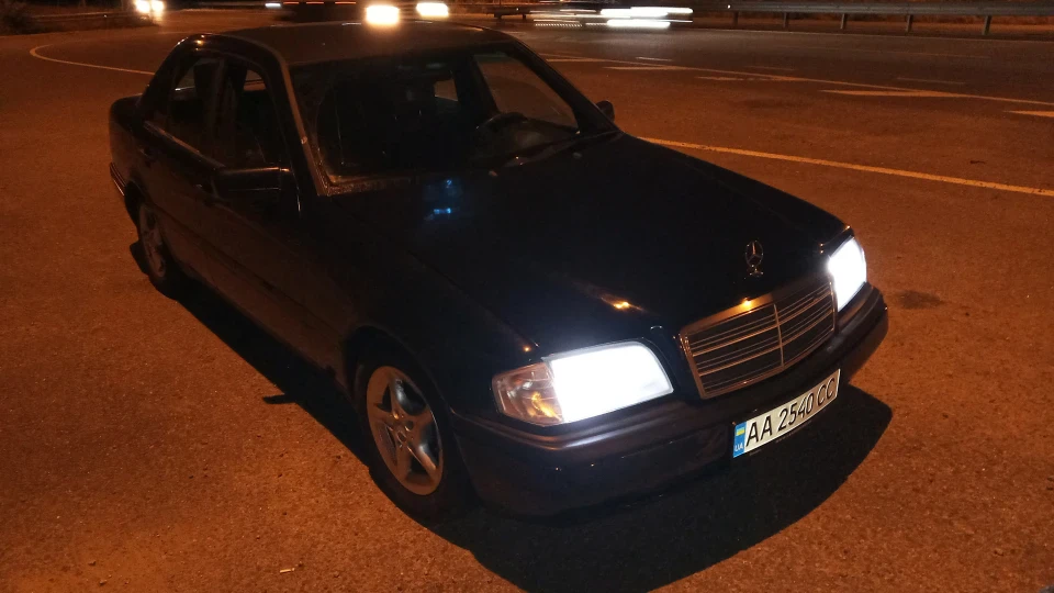 Mercedes-Benz C-Class 2
