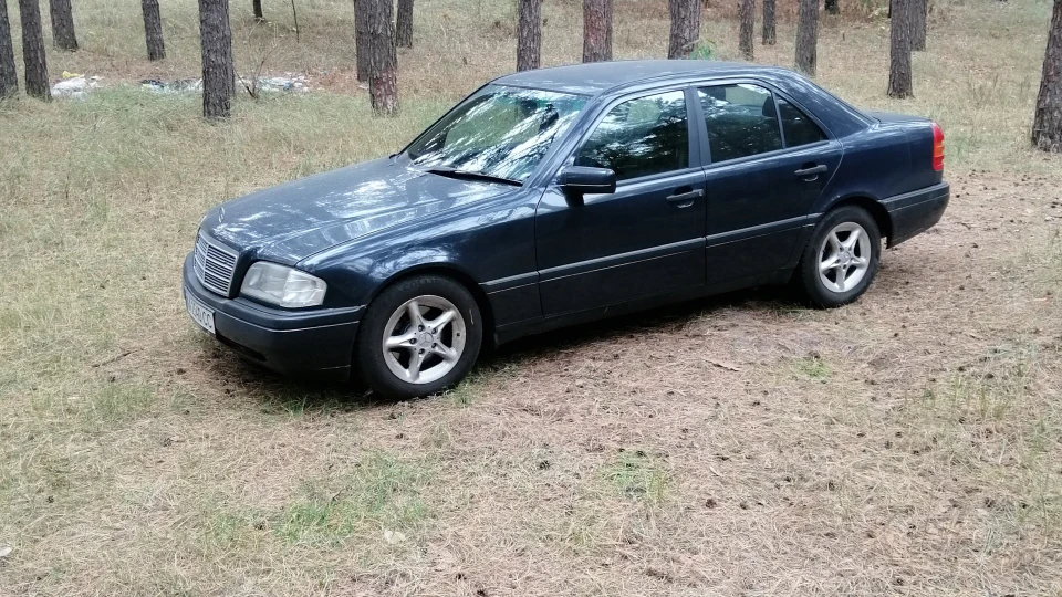 Mercedes-Benz C-Class 4