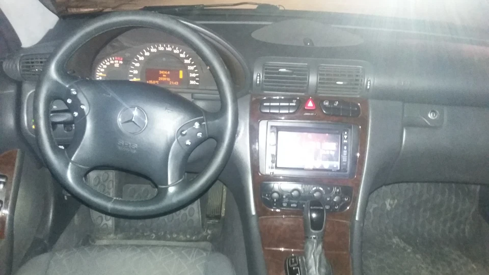 Mercedes-Benz C-Class 3