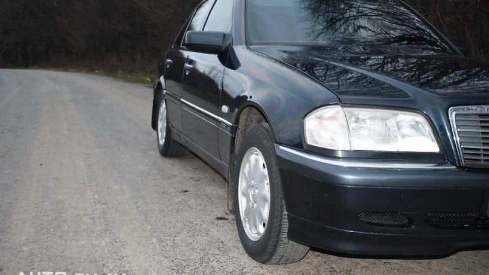 Mercedes-Benz C-Class 3