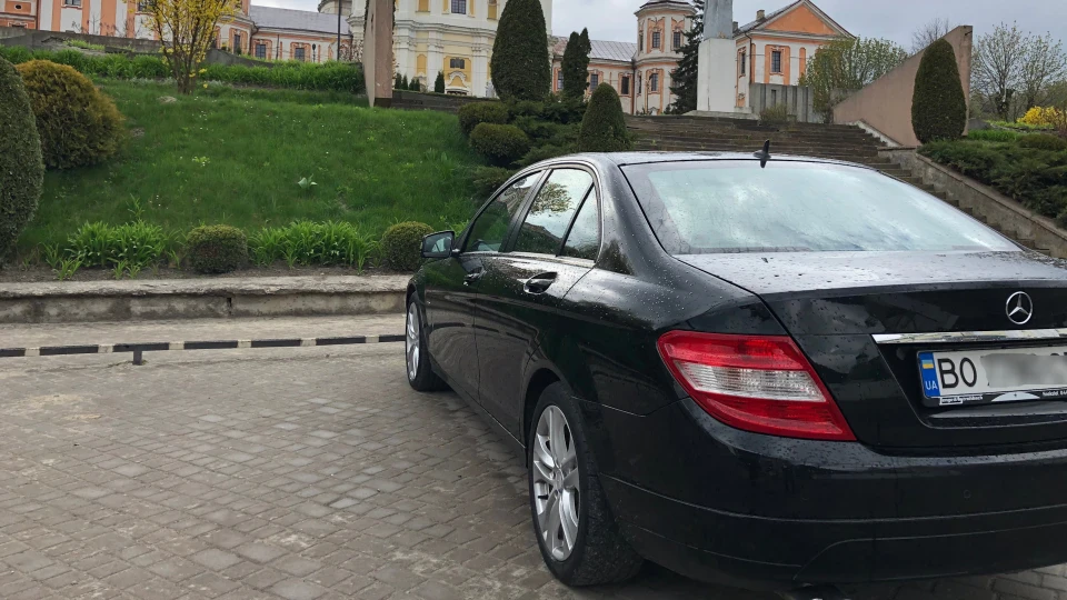Mercedes-Benz C-Class 4