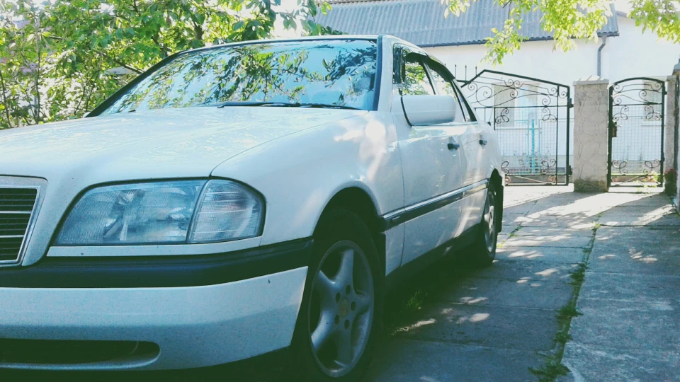 Mercedes-Benz C-Class 5