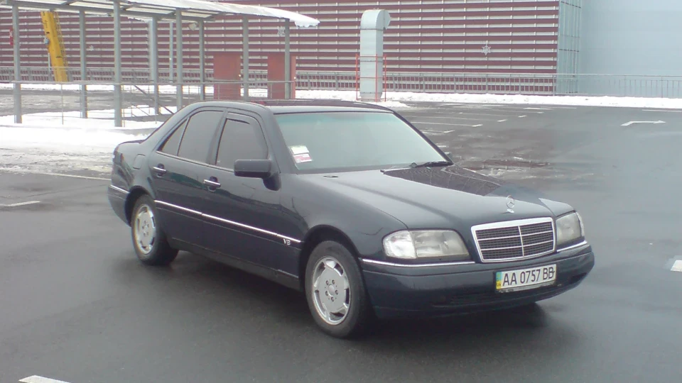Mercedes-Benz C-Class 2