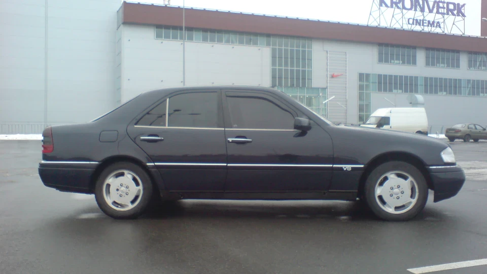 Mercedes-Benz C-Class 4