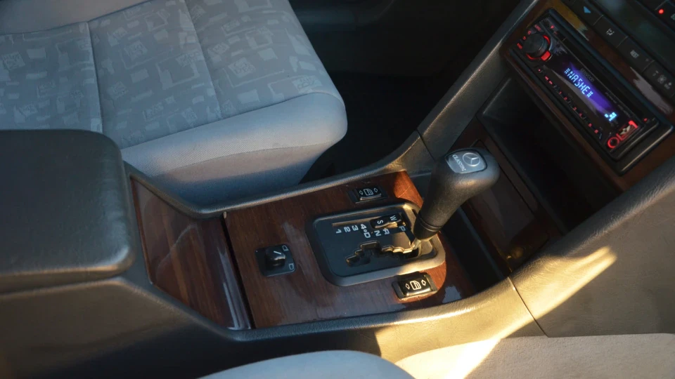 Mercedes-Benz C-Class 4