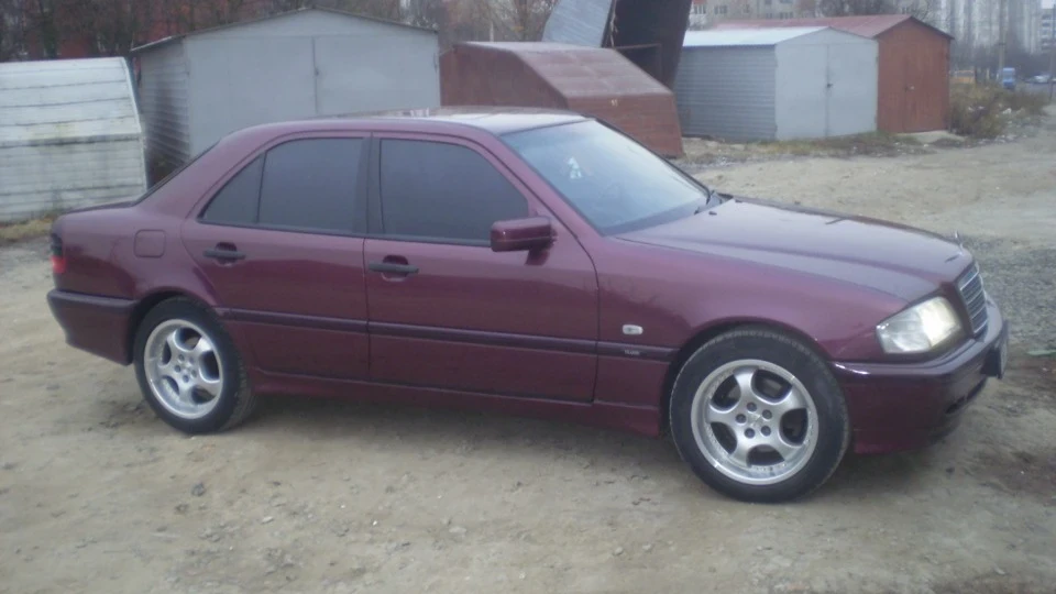 Mercedes-Benz C-Class 3