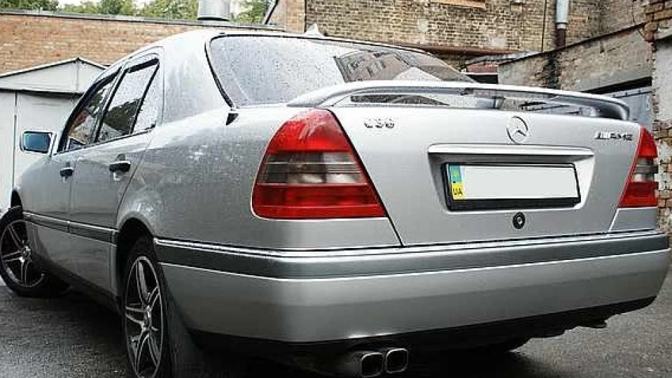 Mercedes-Benz C-Class 2