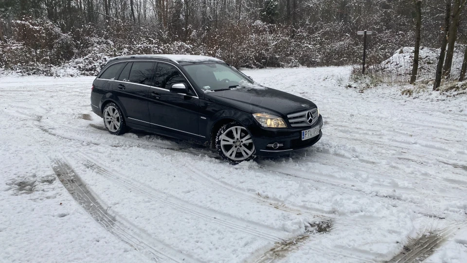 Mercedes-Benz C-Class 2