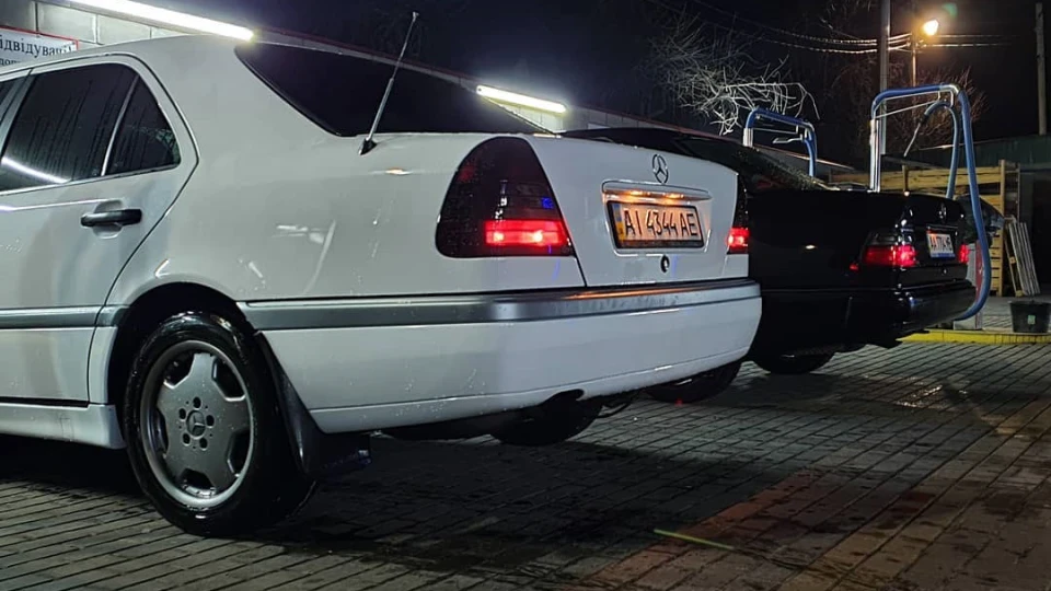 Mercedes-Benz C-Class 3