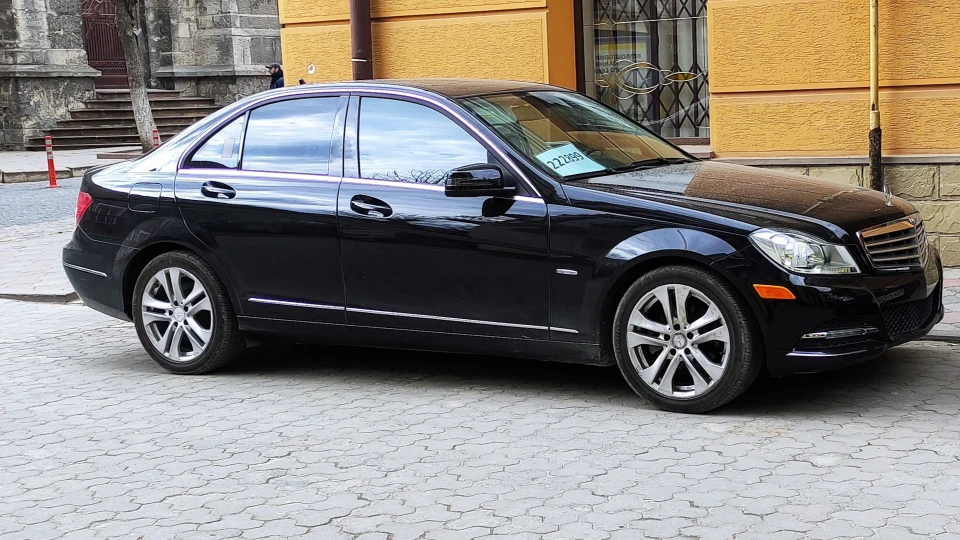Mercedes-Benz C-Class 2