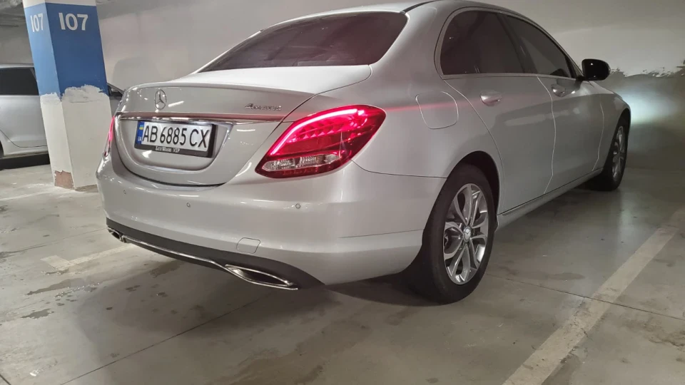 Mercedes-Benz C-Class 2