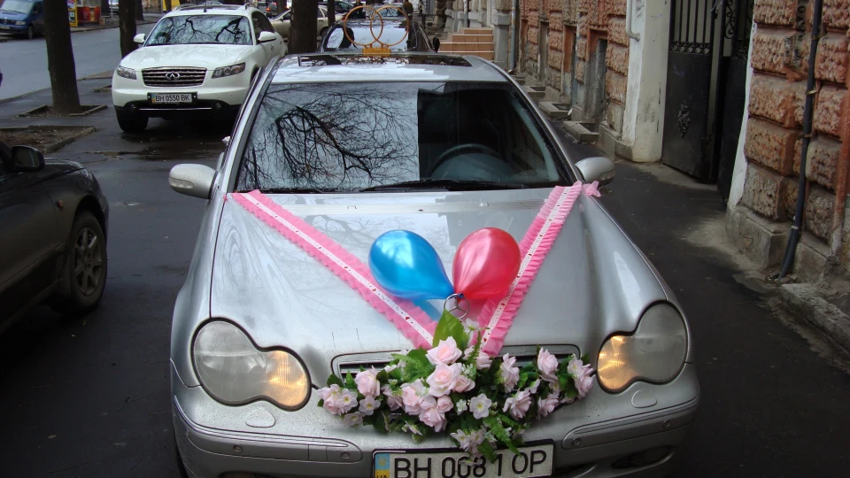 Mercedes-Benz C-Class 2
