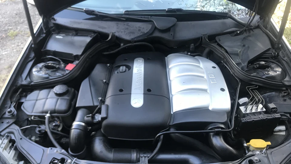 Mercedes-Benz C-Class 2