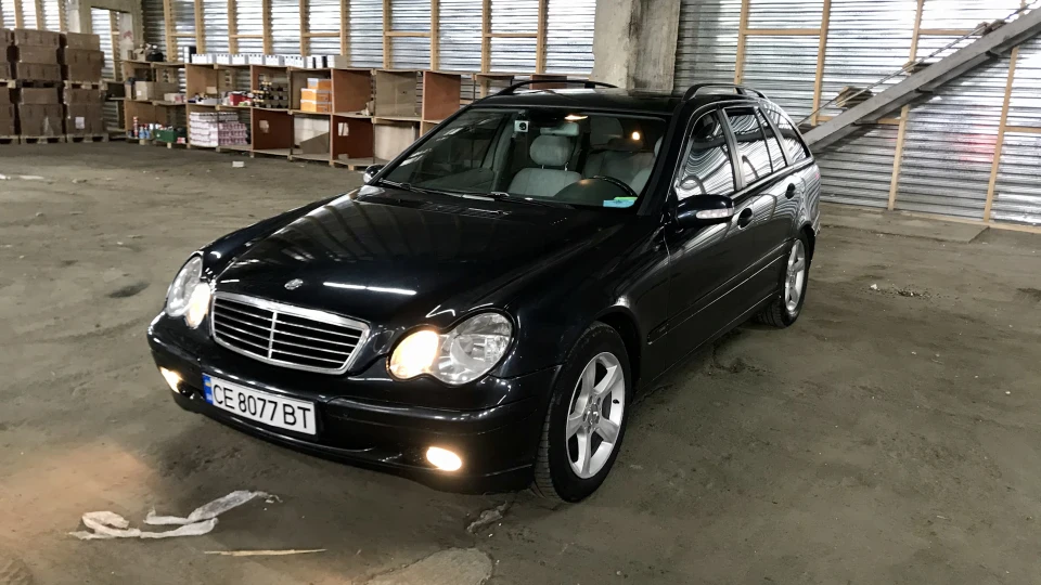 Mercedes-Benz C-Class 3