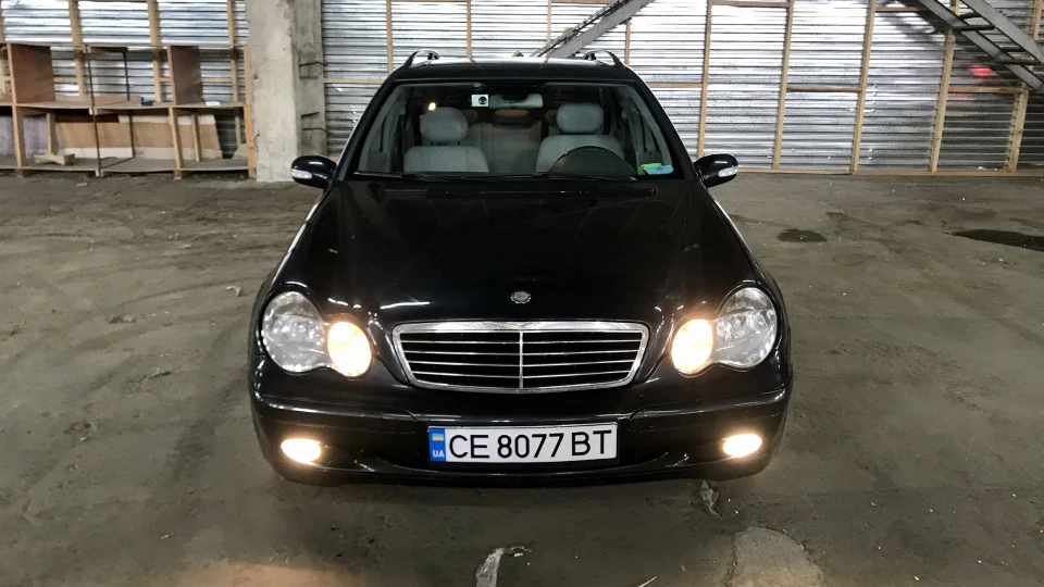 Mercedes-Benz C-Class 4
