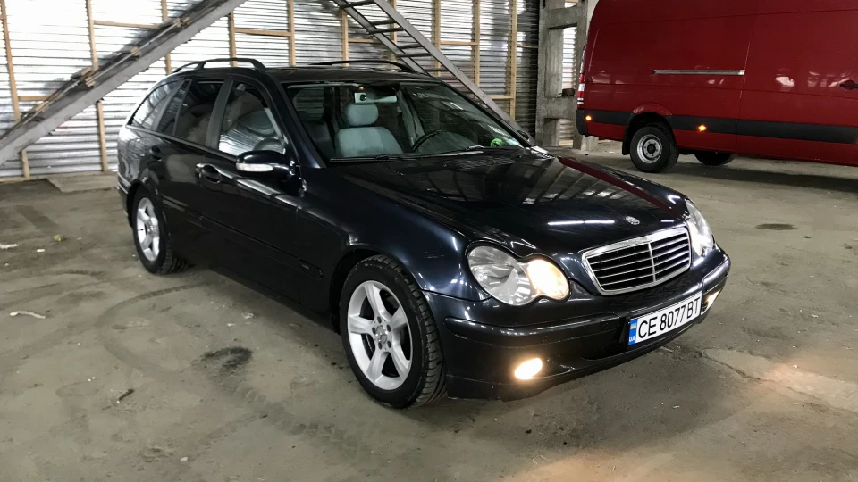 Mercedes-Benz C-Class 5