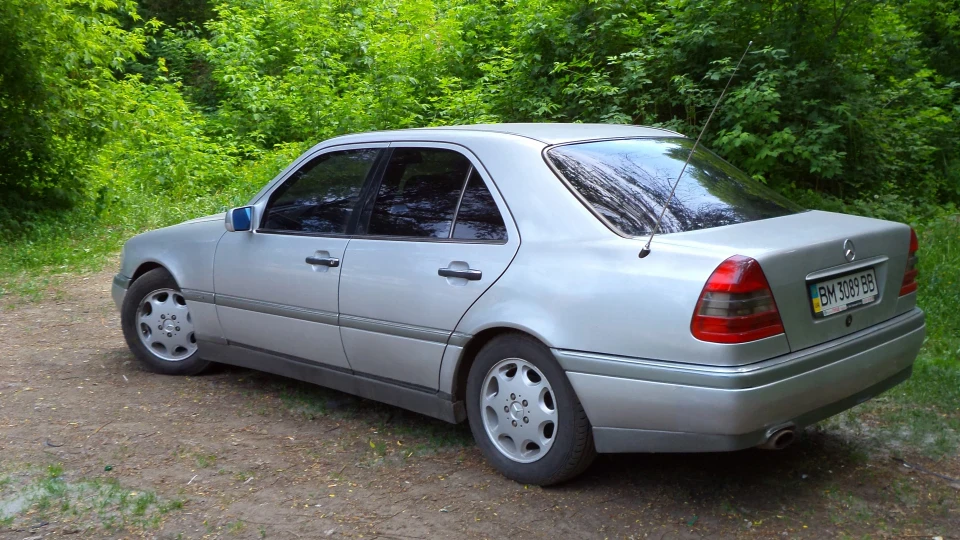 Mercedes-Benz C-Class 2